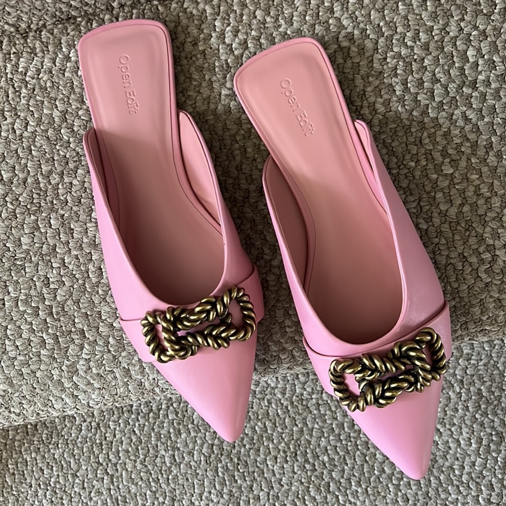 Color me impressed in a bright, pointed Open Edit mules! - Picture 9 of 10